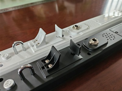 The operation steps of an electronic wind instrument generally include the following